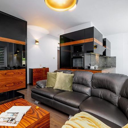 Stylish Korfantego Apartment Next To Spodek By Noclegi Renters คาโตวีตเซ ภายนอก รูปภาพ