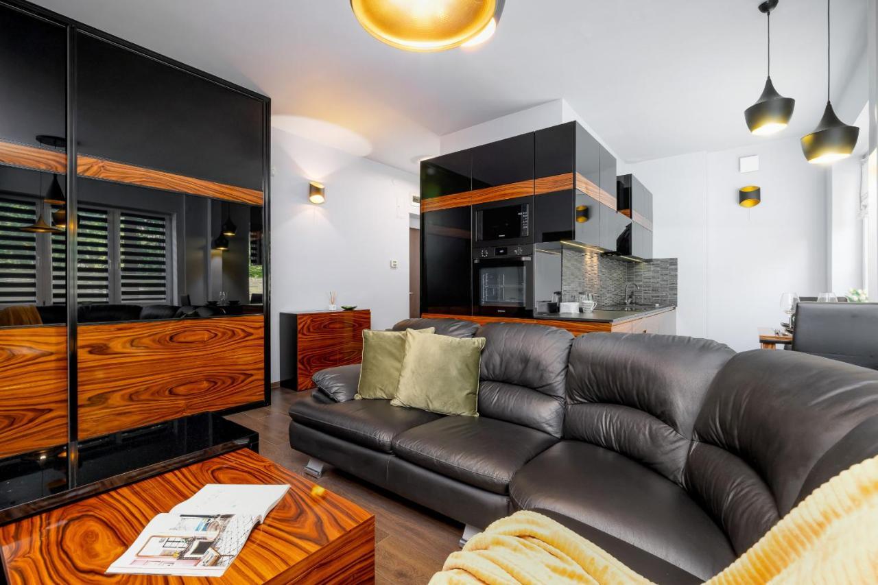Stylish Korfantego Apartment Next To Spodek By Noclegi Renters คาโตวีตเซ ภายนอก รูปภาพ