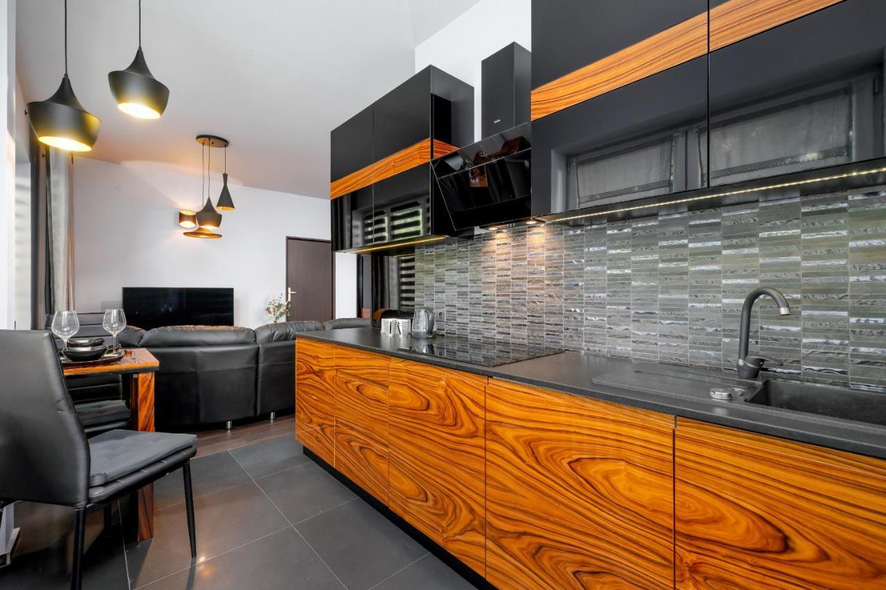 Stylish Korfantego Apartment Next To Spodek By Noclegi Renters คาโตวีตเซ ภายนอก รูปภาพ