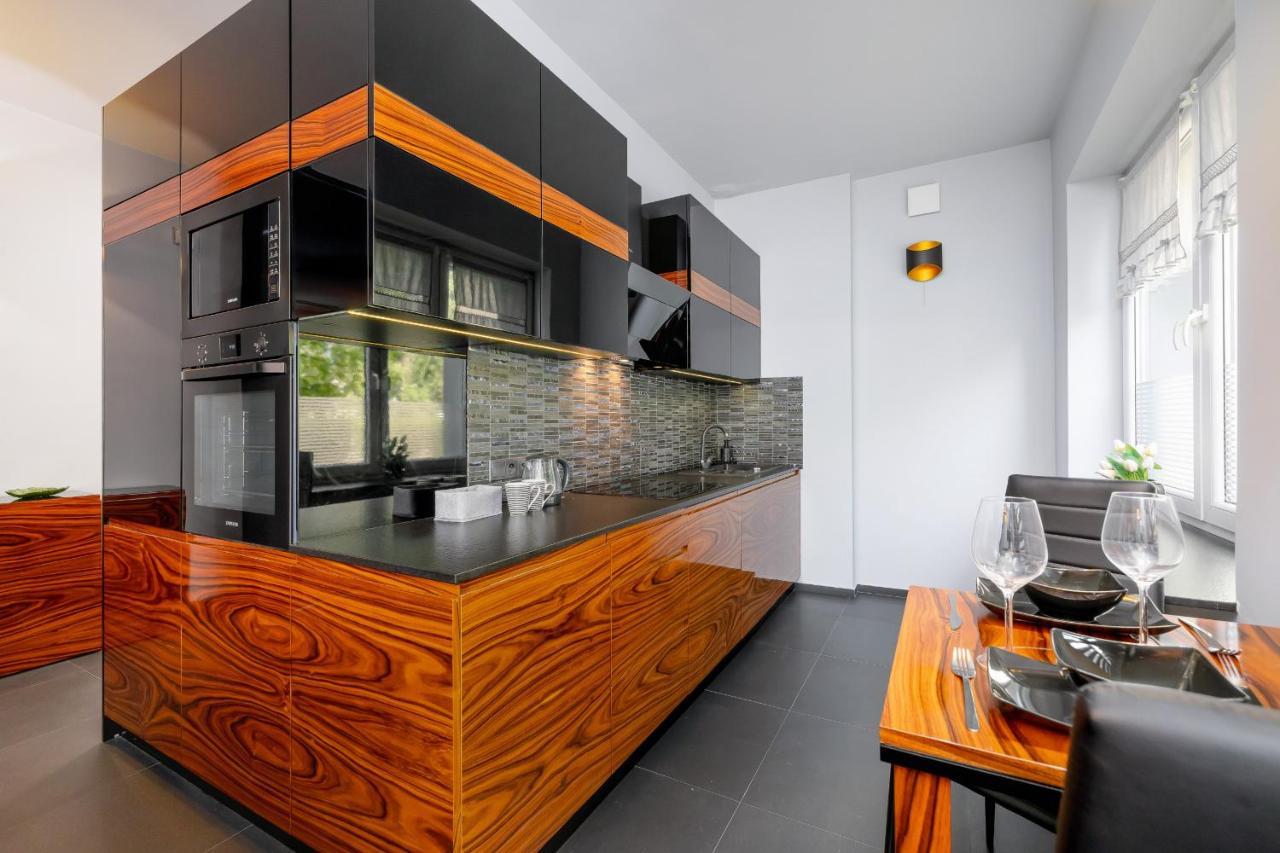 Stylish Korfantego Apartment Next To Spodek By Noclegi Renters คาโตวีตเซ ภายนอก รูปภาพ